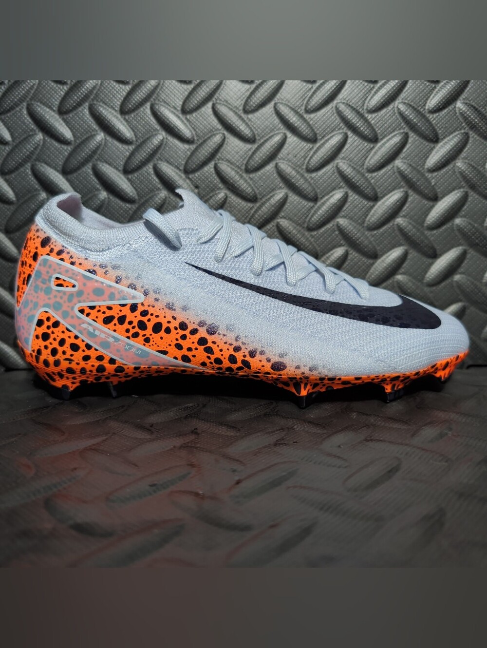 Nike Zoom Mercurial Vapor Safari Cleat HF5452-900 Size 4.5y